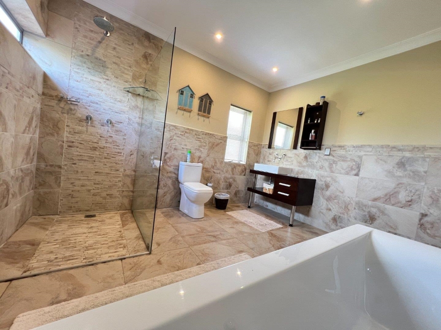 4 Bedroom Property for Sale in Jeffreys Bay Central Eastern Cape